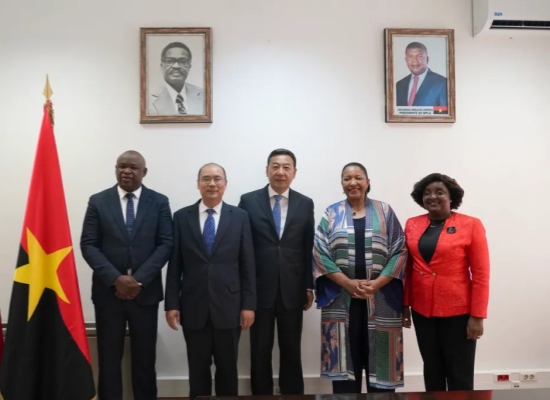 東盈控股有限公司出席第六屆中國(guó)可持續(xù)發(fā)展年會(huì)，助力中非共逐現(xiàn)代化之夢(mèng)